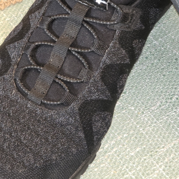 Skechers, Black Size 10 - Picture 2 of 5